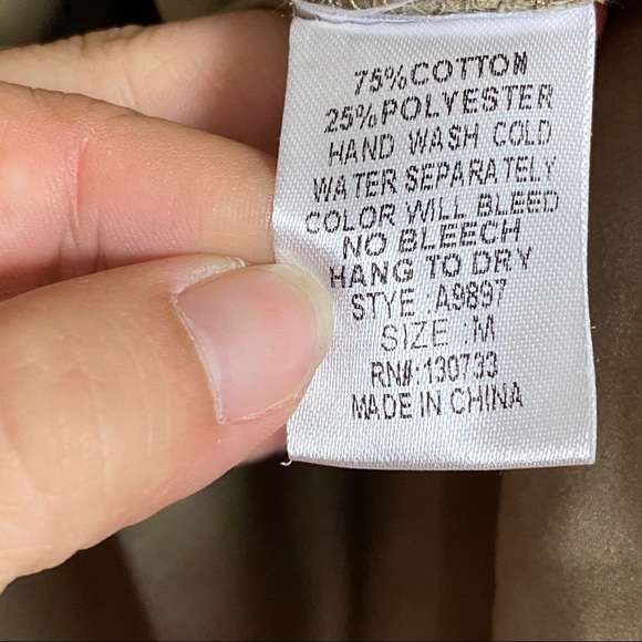 UMGEE- Cute lightweight Embroidered and hooded coat size Medium - Picture 7 of 7